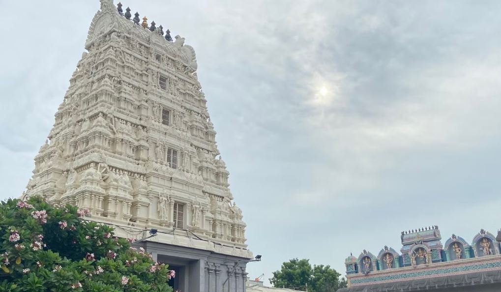 10 Must-Visit Indian Temples in 2025